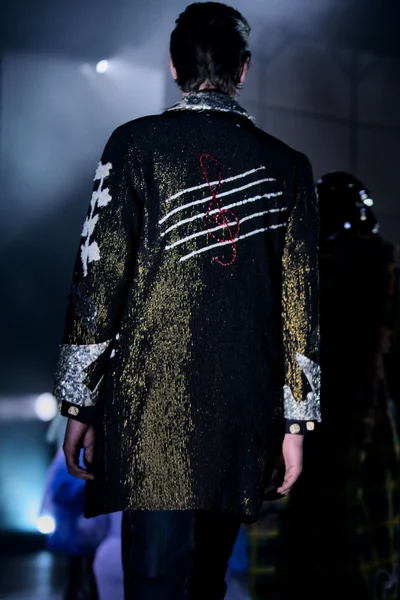 Look 37